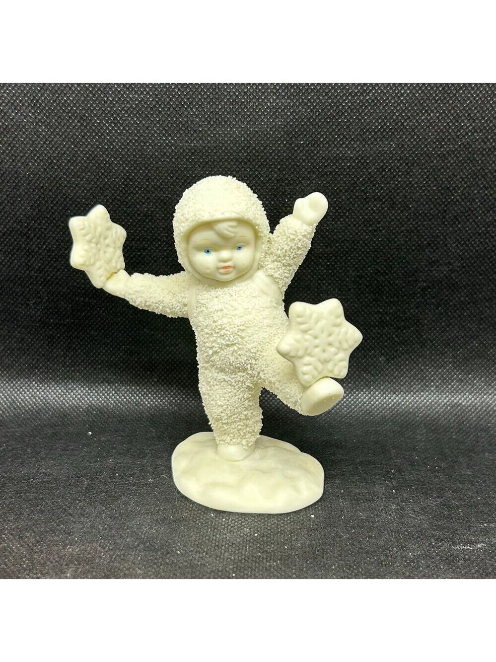 Department 56 Snowbabies “It’s Snowing” figurine